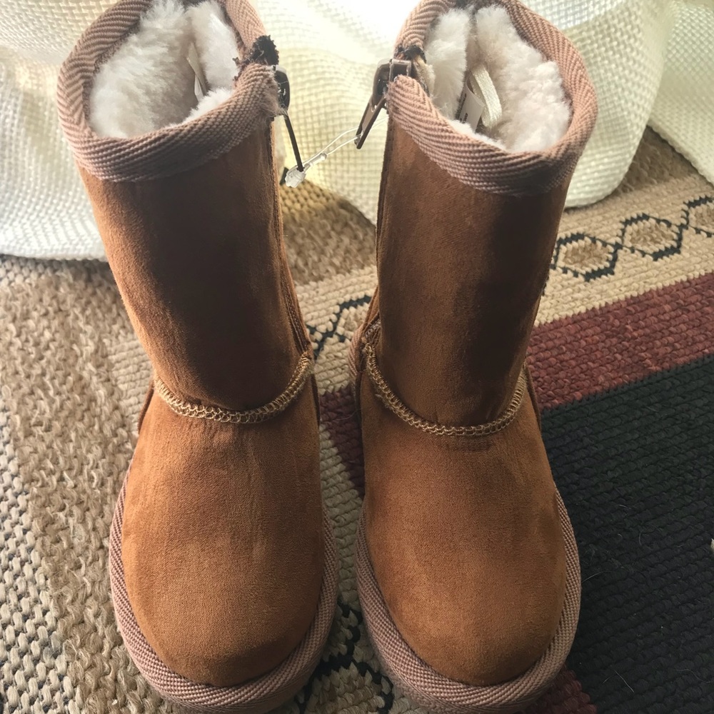 Brand new Harper Canyon toddler ugg style boot